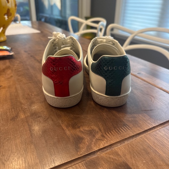 Gucci Ace Sneaker with bee - Picture 2 of 3
